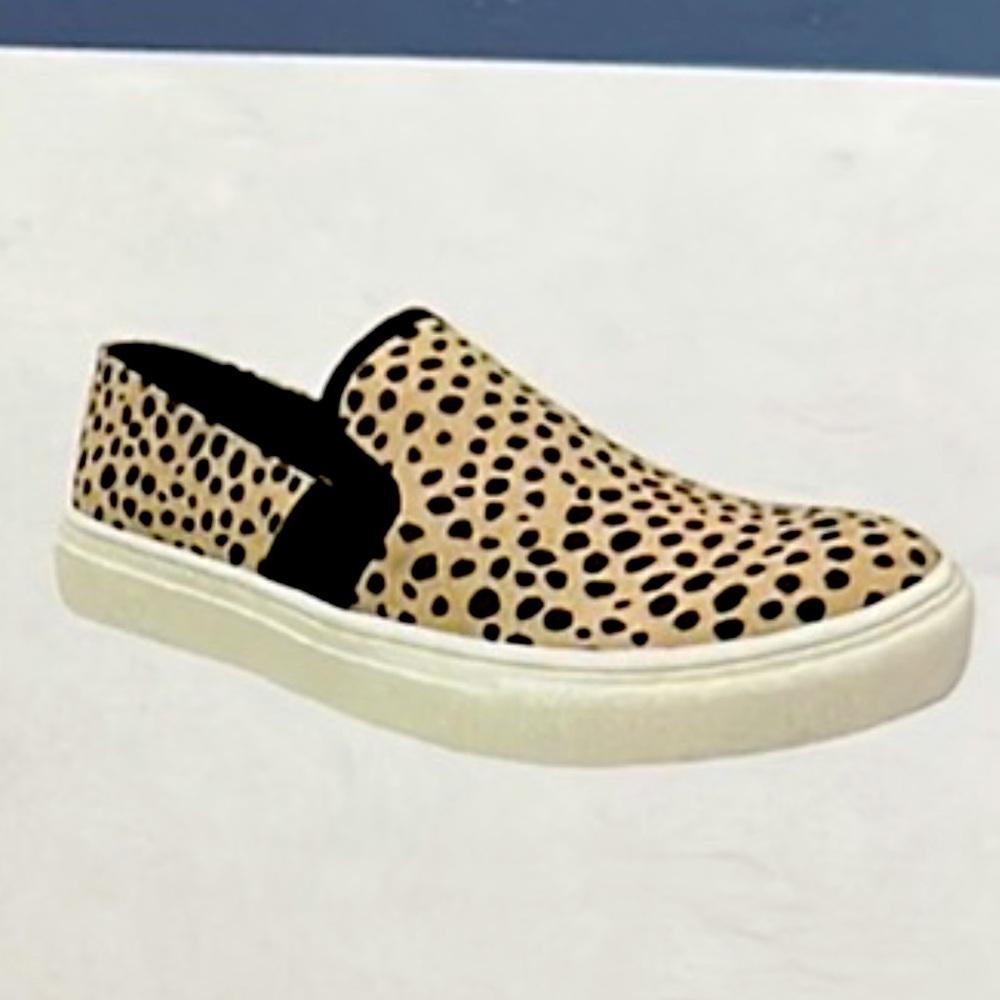 Target Universal Thread animal print sneakers. Size 10.